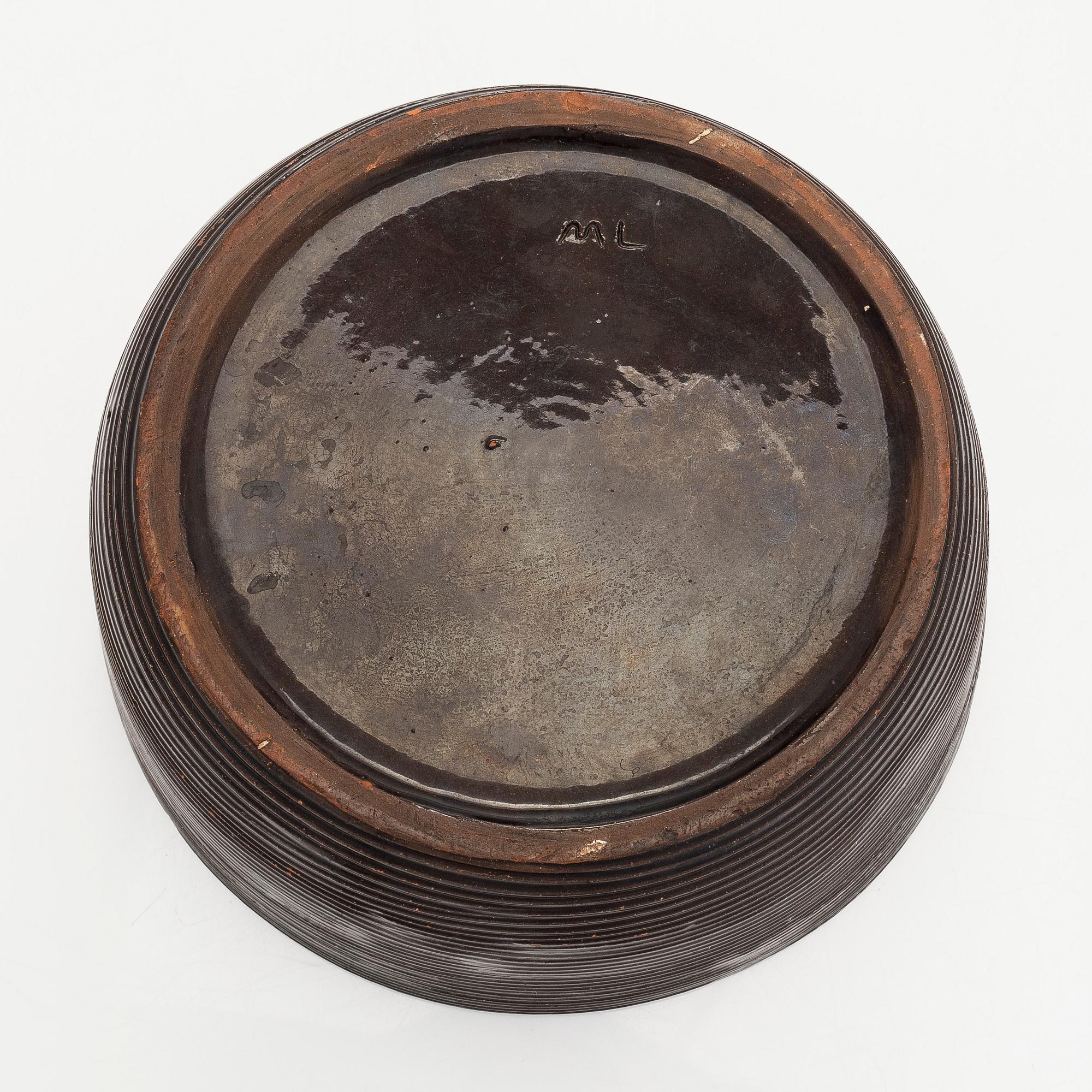 Marita Lybeck, A ceramic bowl, signed ML.