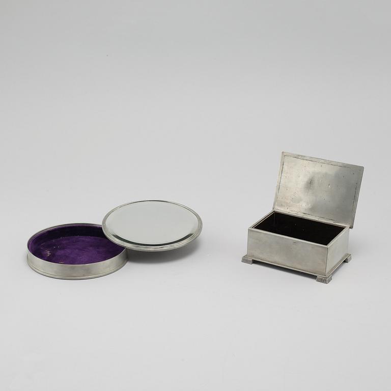 Two boxes in pewter, by GAB & Juvelerare Harald Linder i Uddevalla
för J.L. Hultman, 1933 and 1932.
