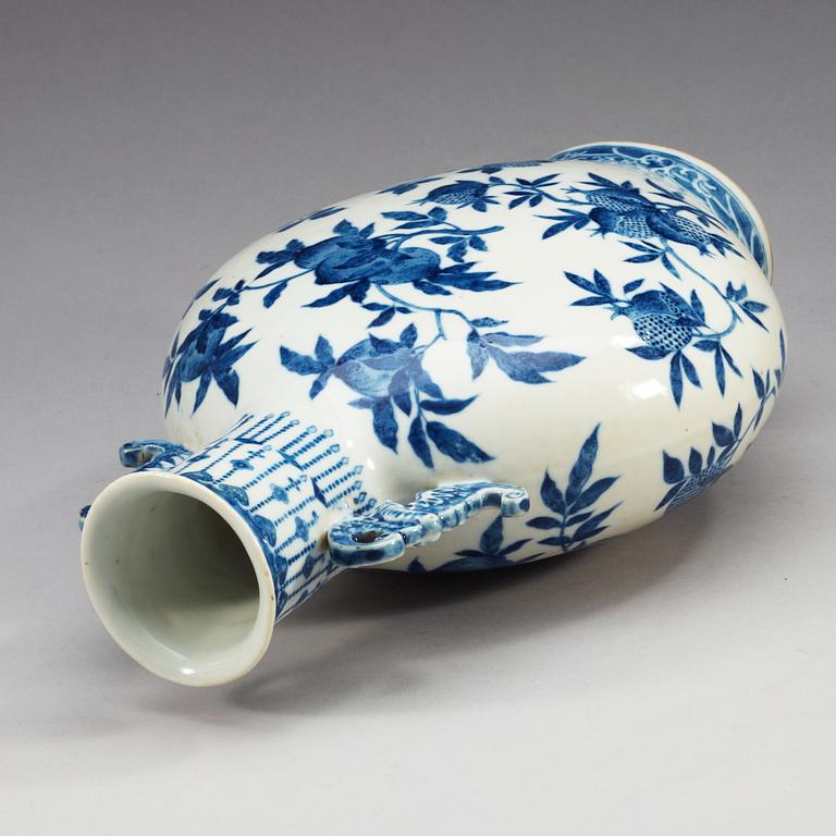 A blue and white moon flask, Qing dynasty, 19th Century, with Kangxi's six character mark.