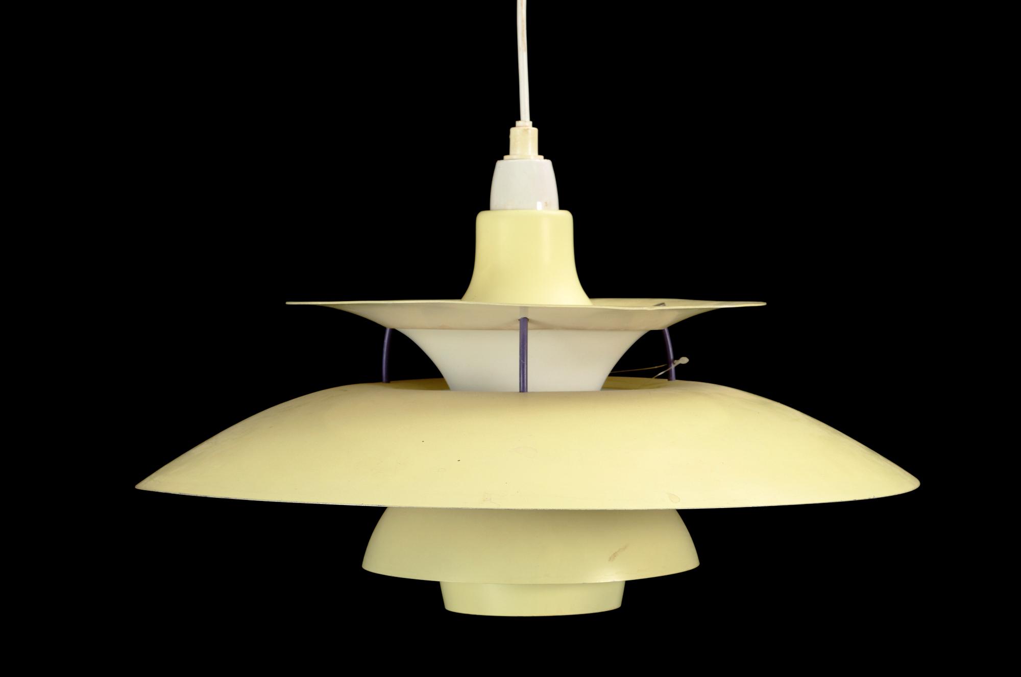 TAKARMATUR. PH-5. Poul Heningsen för Louis Poulsen, Danmark. Diam ca 50.