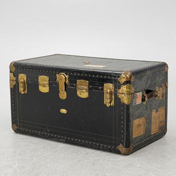 A trunk, first half of the 20th century.