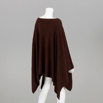 A cashmere poncho by Ralph Lauren in size M/L.