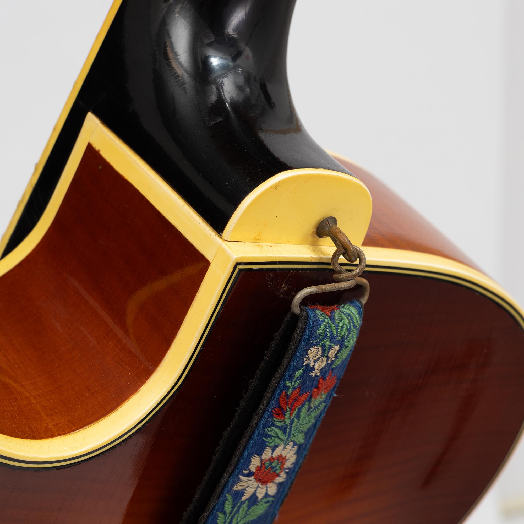 Levin, akustisk gitarr, "modell 320", Sverige 1957.