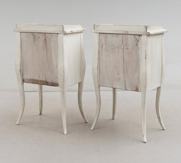 SÄNGBORD, 1 par, omkring år 1900.