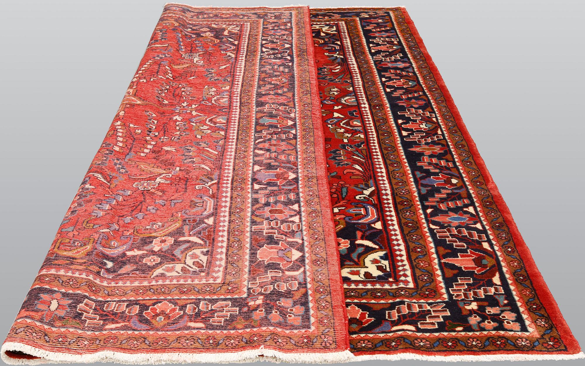 A Lilihan carpet, ca 301 x 232 cm.