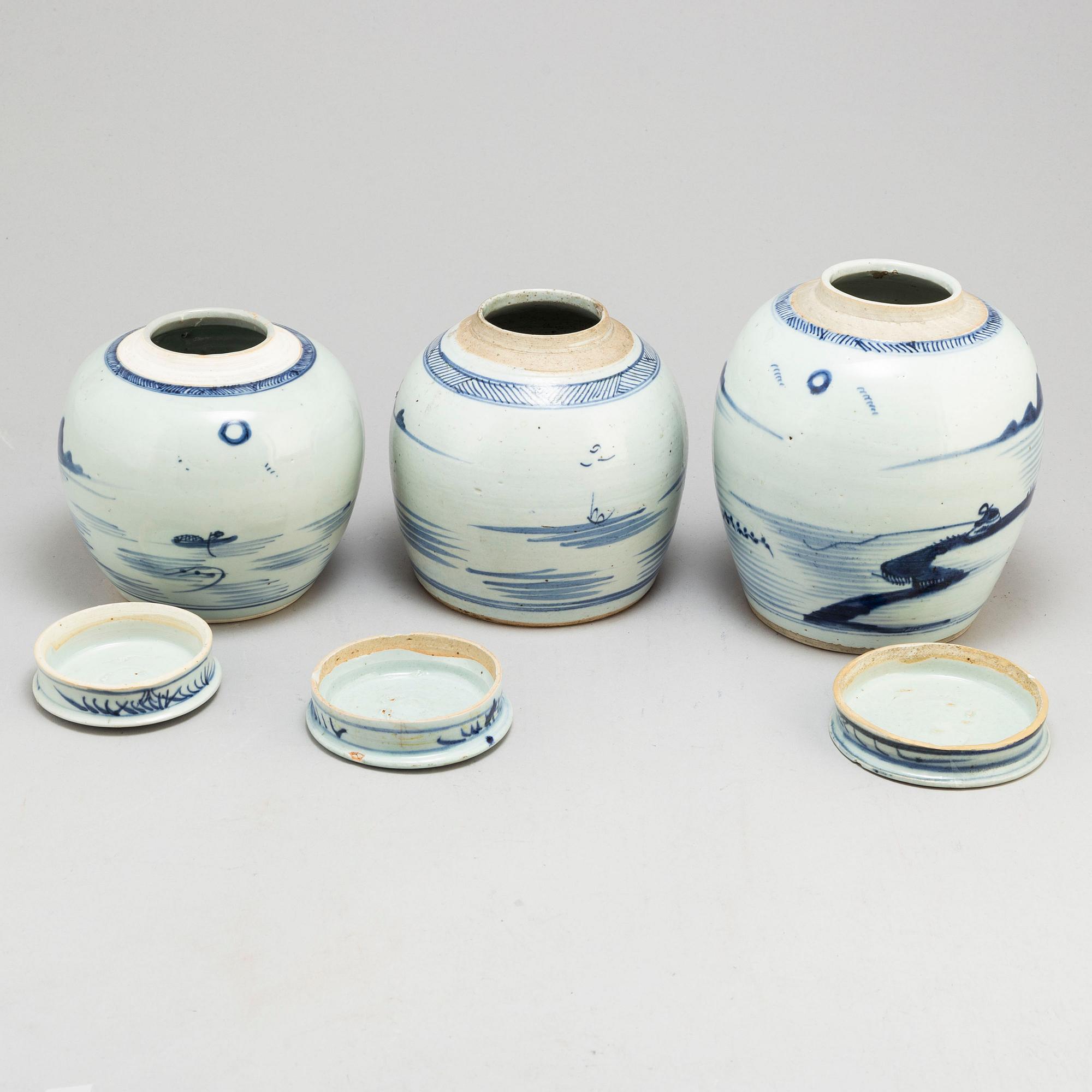 Three blue and white jars with covers, Qing dynasty, 18th century.