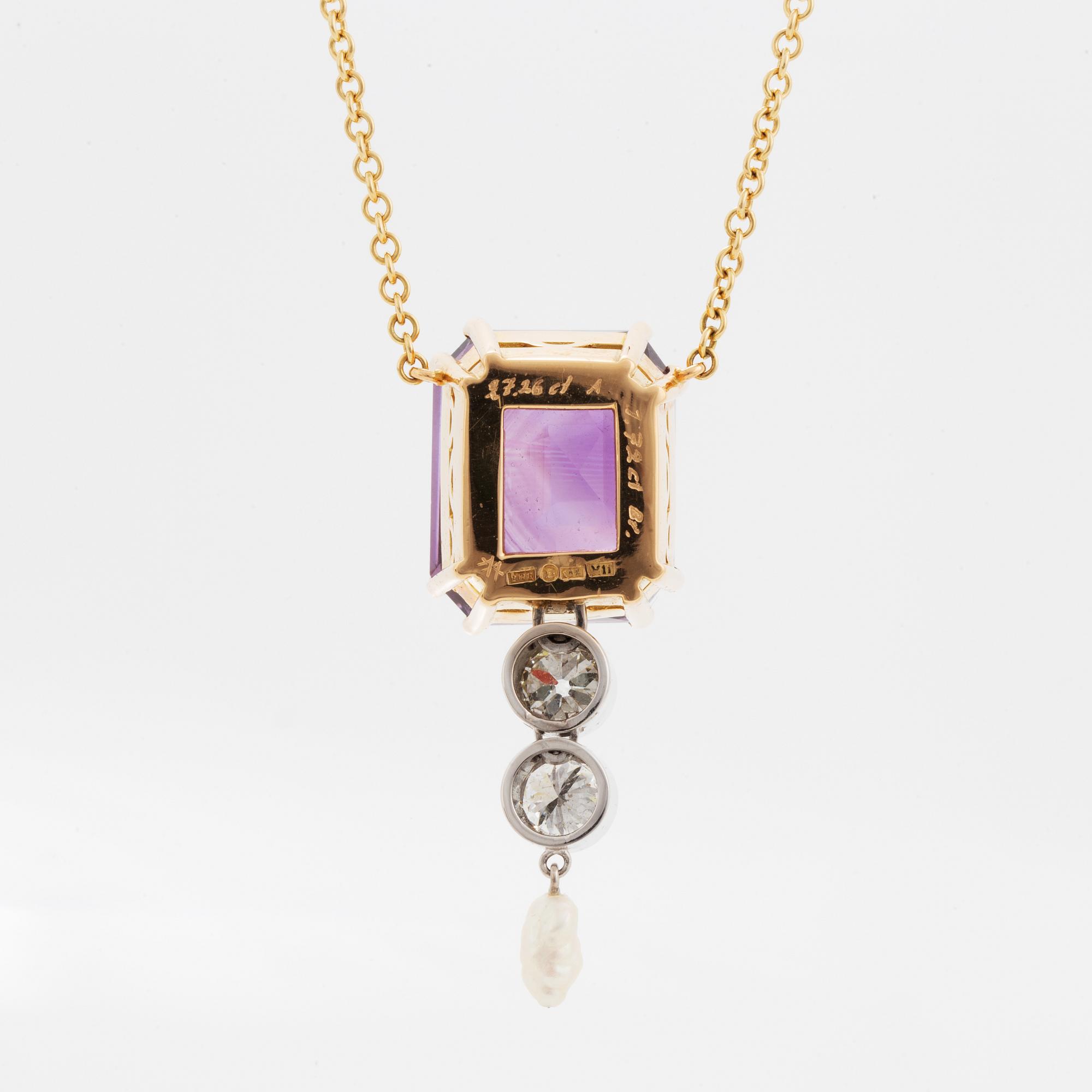 An 18K gold pendant set with a faceted amethyst and round brilliant- and old-cut diamonds and a pearl.
