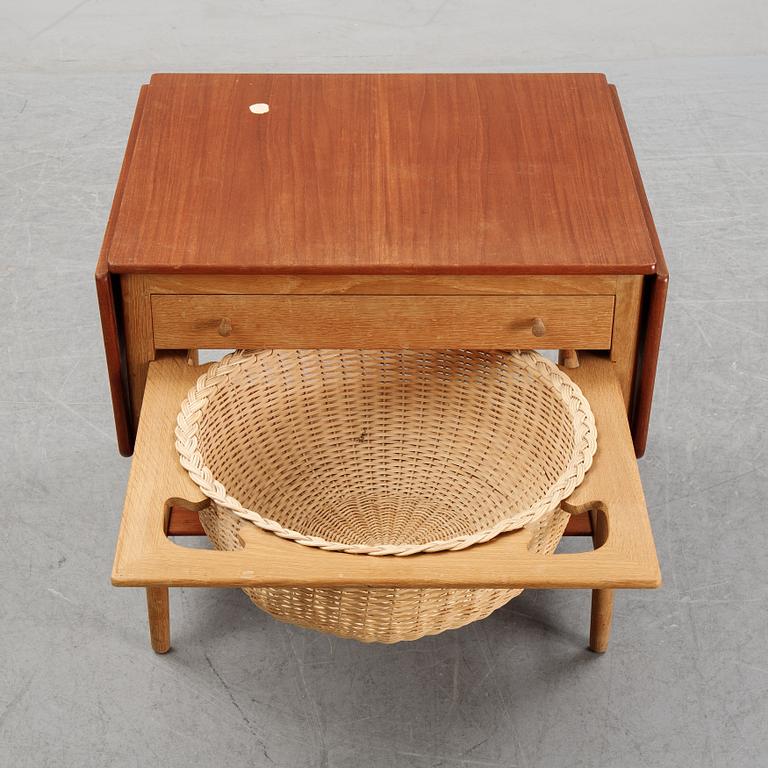 Hans J Wegner, sybord, "AT-33", Andreas Tuck, Danmark, 1900-talets andra hälft.