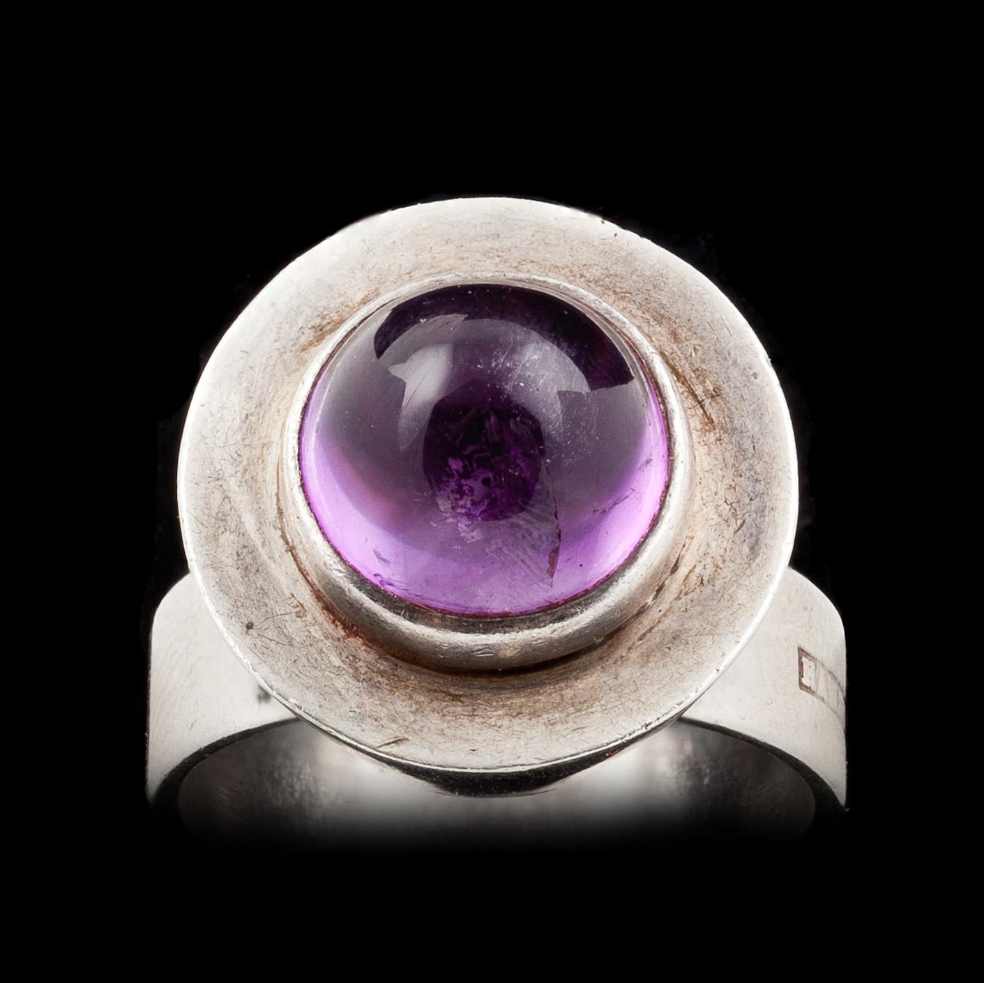 ARMBAND samt RING, silver med ametister. Vikt tot ca 30 g.