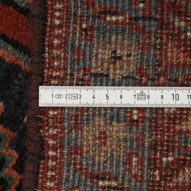 A runner, Sarab, signed, possibly, ca 315 x 90 cm.
