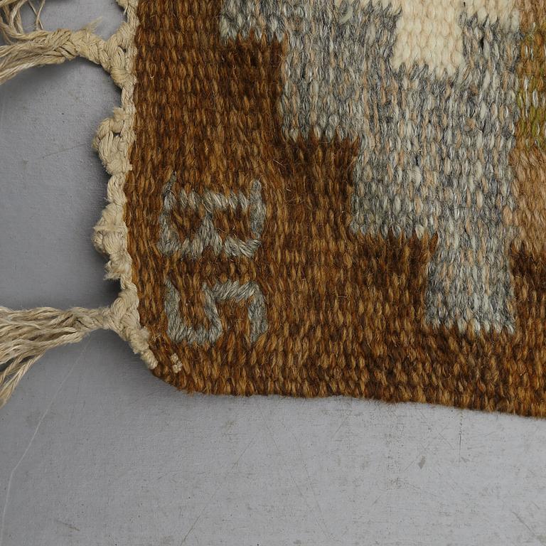 MATTA, rölakan, monogramsignerad BS, Barbro Sprinchorn eller Birgitta Söderkvist, 238 x 160 cm.