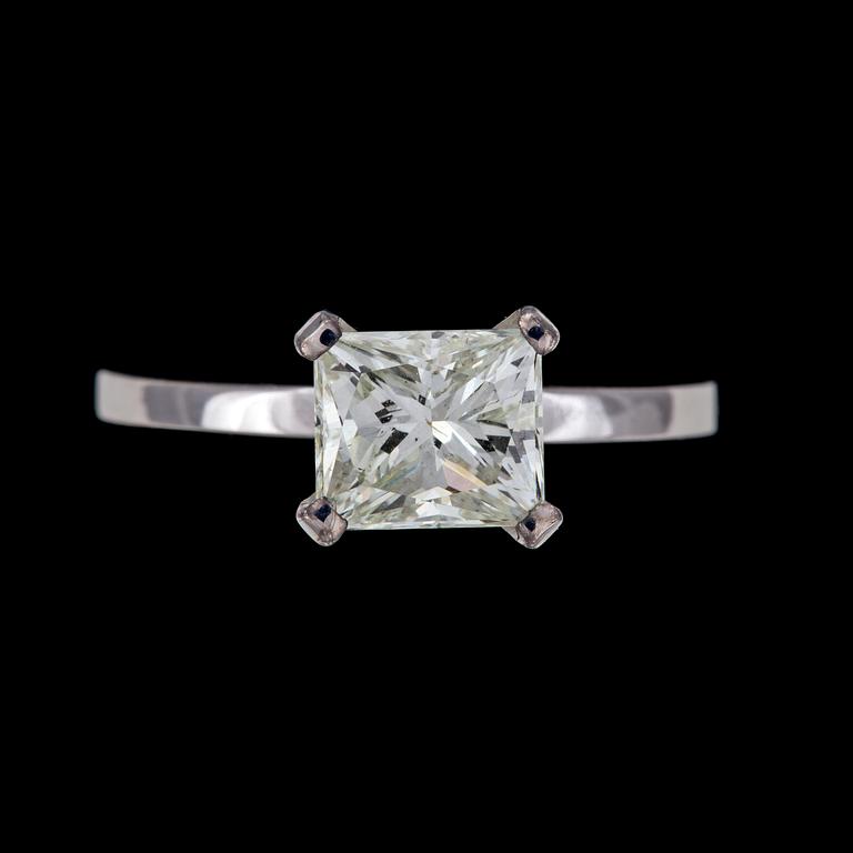 RING, radiant cut diamond, app. 1.75 cts.