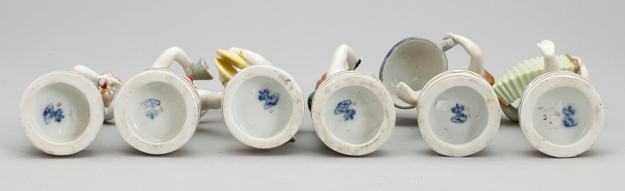 FIGURINER, 6 st porslin, Müller & Co, Tyskland. 1900-talets första hälft.