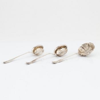 Parti silver, skedar och ströskedar, olika modeller, 18 delar, bl.a. MGAB, Uppsala, 1945.