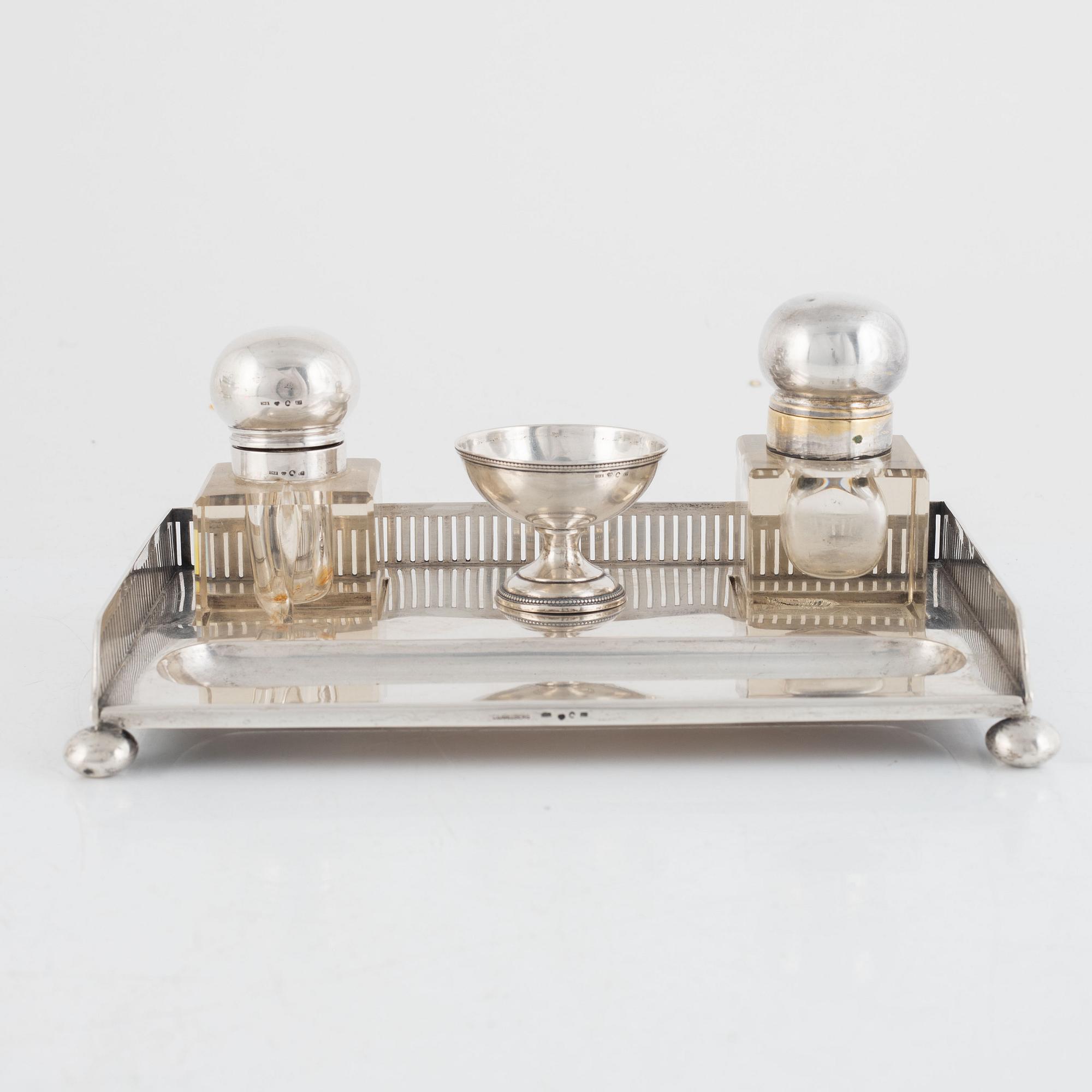 A Swedish Silver Inkwell, mark of CG Hallberg, Stockholm 1907.