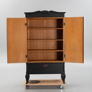 Skåp, jugend, 1900-talets början.