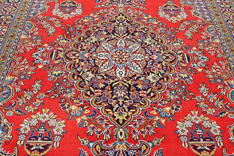 A Golpaygan carpet, c. 320 x 210 cm.