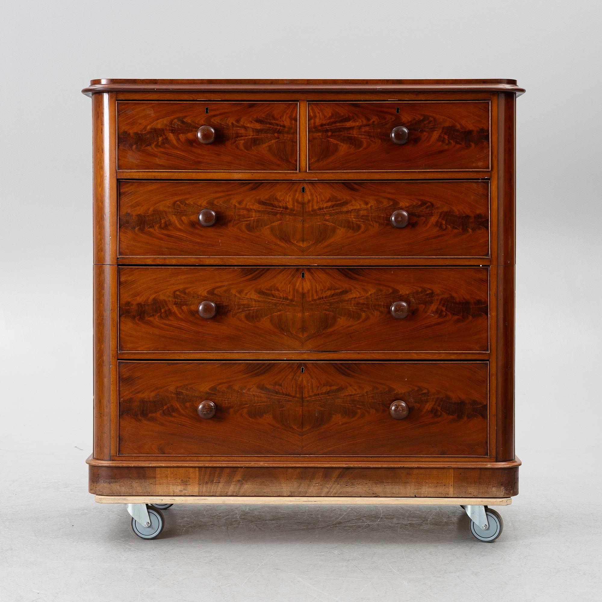 A mahogany dresser, England, 19th century.