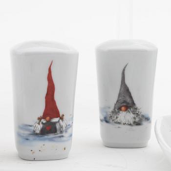 Åsa Götander och Anna Rooslien, julservis, porslin, 28 delar, "Åsas Tomtejul", Fyrklövern.