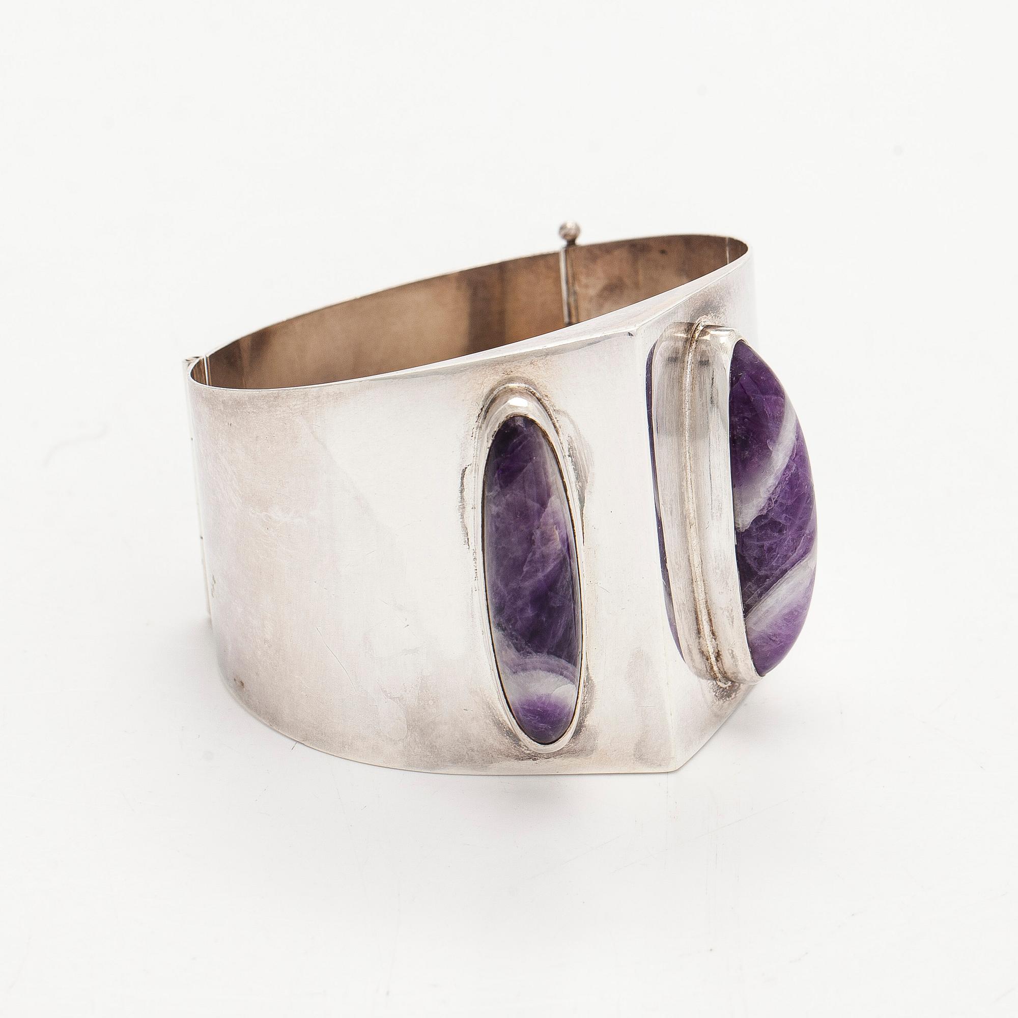 Bangle, cabochon cut amethysts, silver, Tillander, Helsinki 1962.
