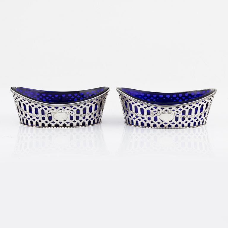 A pair of silver bowls with glass inserts, Peter Hertz, Copenhagen, Denmark, 1910.