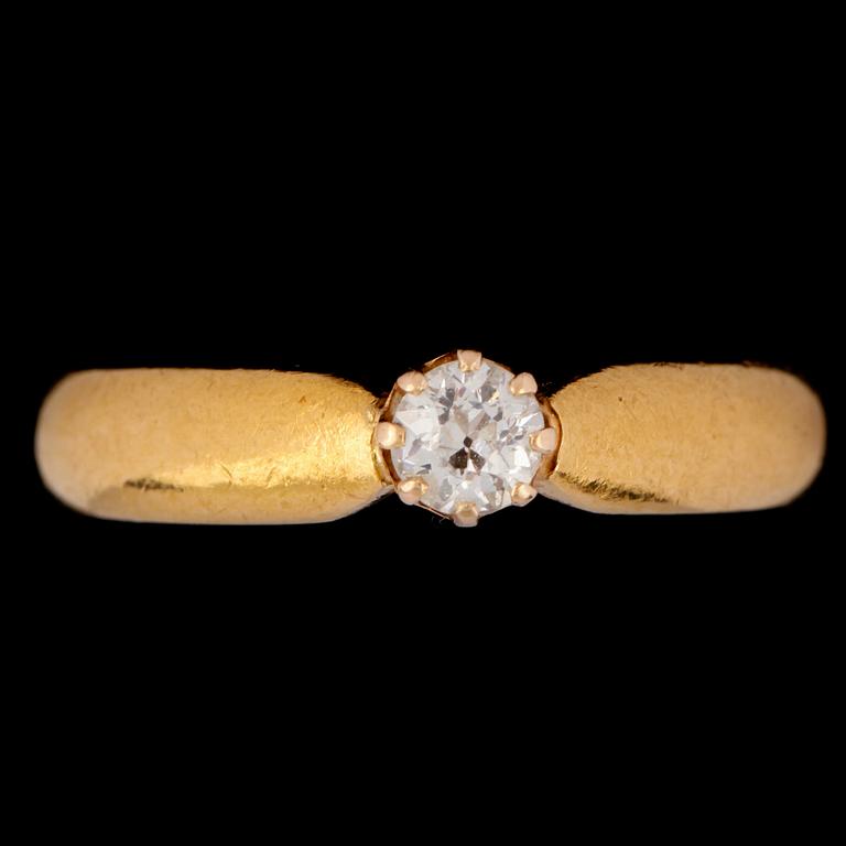 RING, 20k guld med äldre briljantslipad diamant, otydliga stämplar. Vikt 4 g.