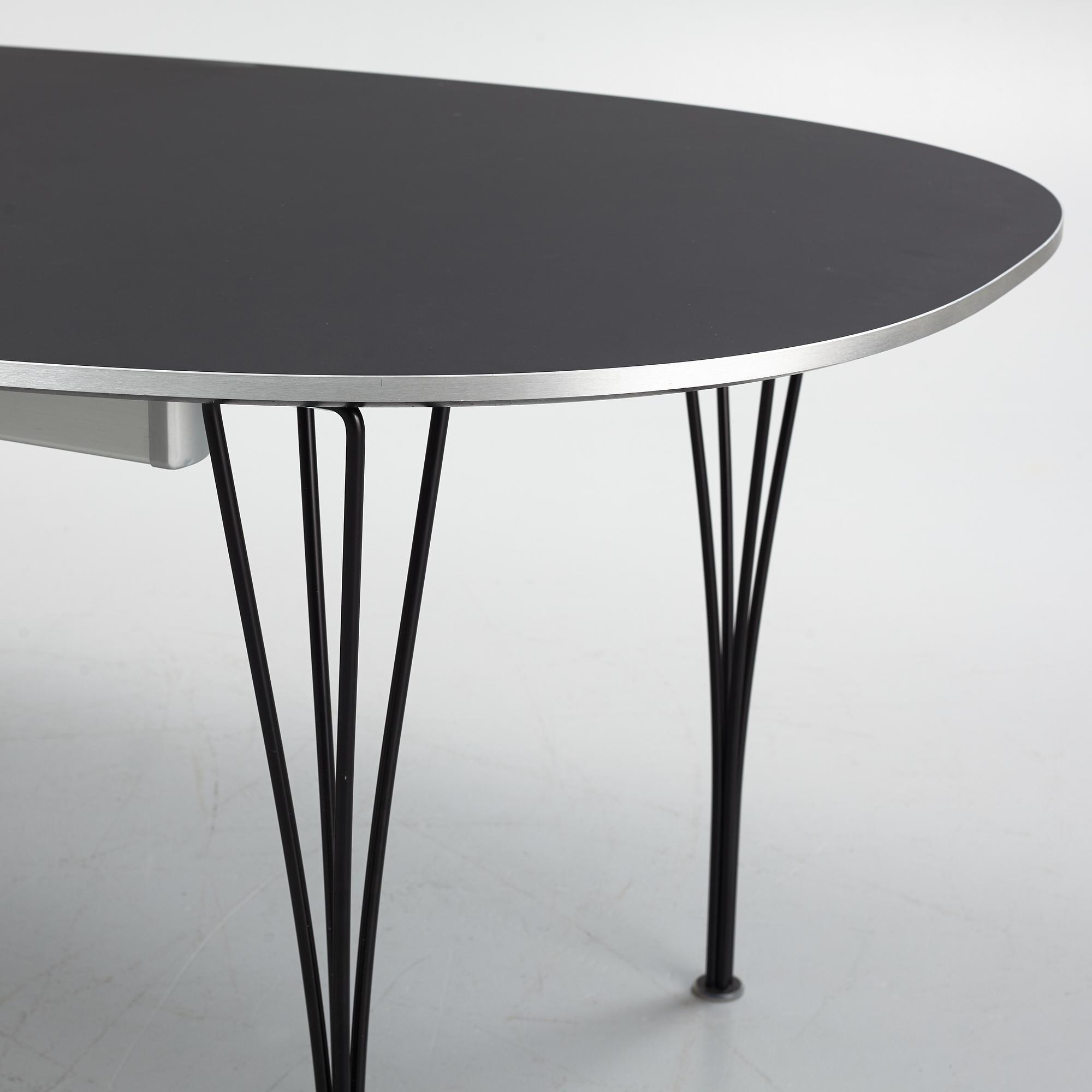 Bruno Mathsson & Piet Hein, matbord, "Superellips B620", Fritz Hansen, Danmark, daterat 2016.