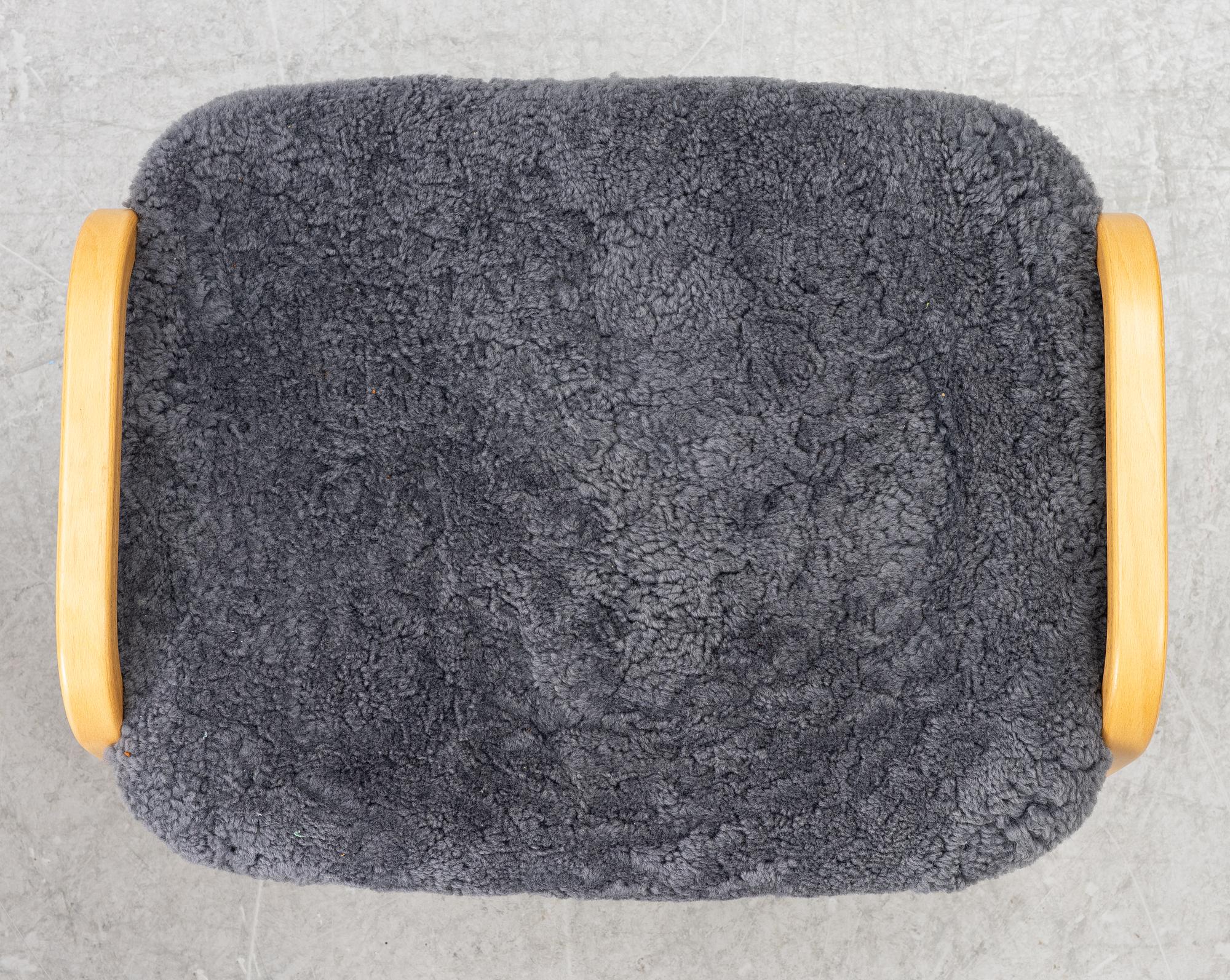 Yngve Ekström, sidobord och fotpall, "Lamino", Swedese, Sweden, 2000-tal.