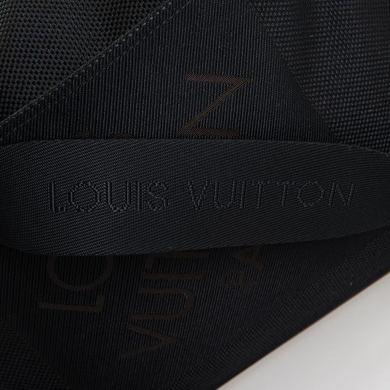 Louis Vuitton, "Damier Geant Messenger" bag.