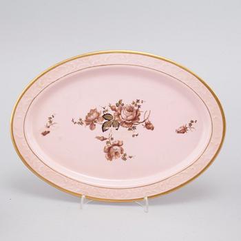 30 pieces of porcelain table ware, motif nr 829 by KPM (Københavns