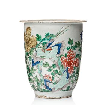 764. A famille verte vase, Qing dynasty, Kangxi (1662-1722).