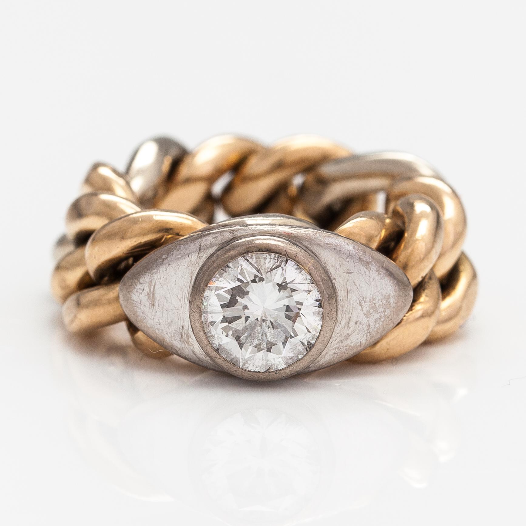 A 14K gold ring with a ca. 1.12 ct diamond. With certificate.