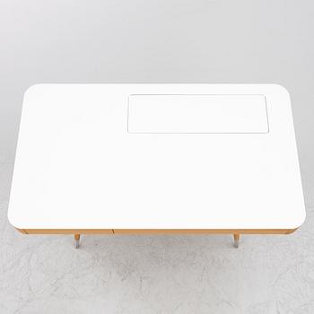 Nissen & Gehl, skrivbord modell "1330", samt stol,  Naver Collection, Danmark.