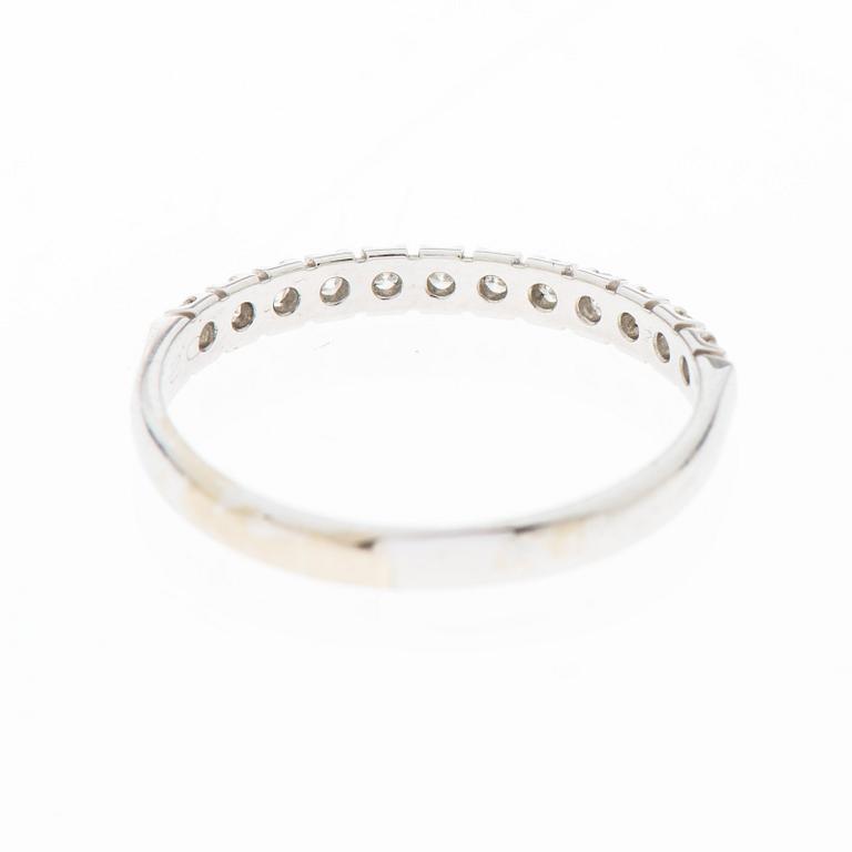 RING, briljantslipade diamanter, 18K vitguld. Elis Kauppi, Kupittaan Kulta 1985.