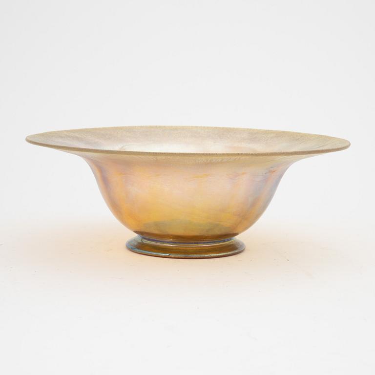 Louis Comfort Tiffany, a 'Favrile' glass bowl, Art Nouveau, USA circa 1900.