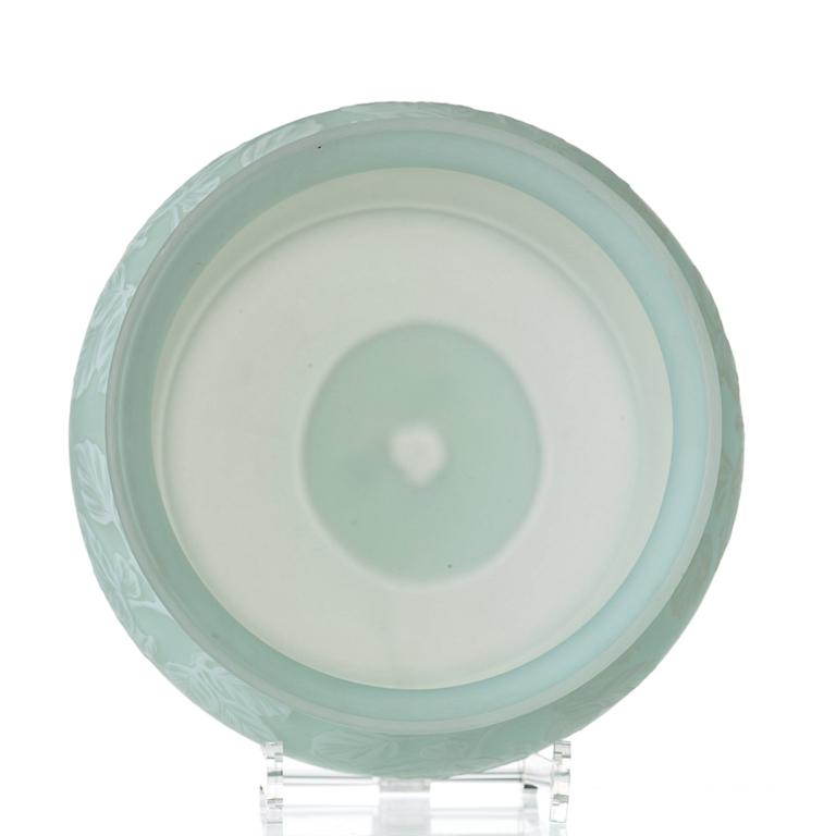 Alf Wallander, an Art Nouveau cameo glass bowl, Reijmyre, Sweden 1910.