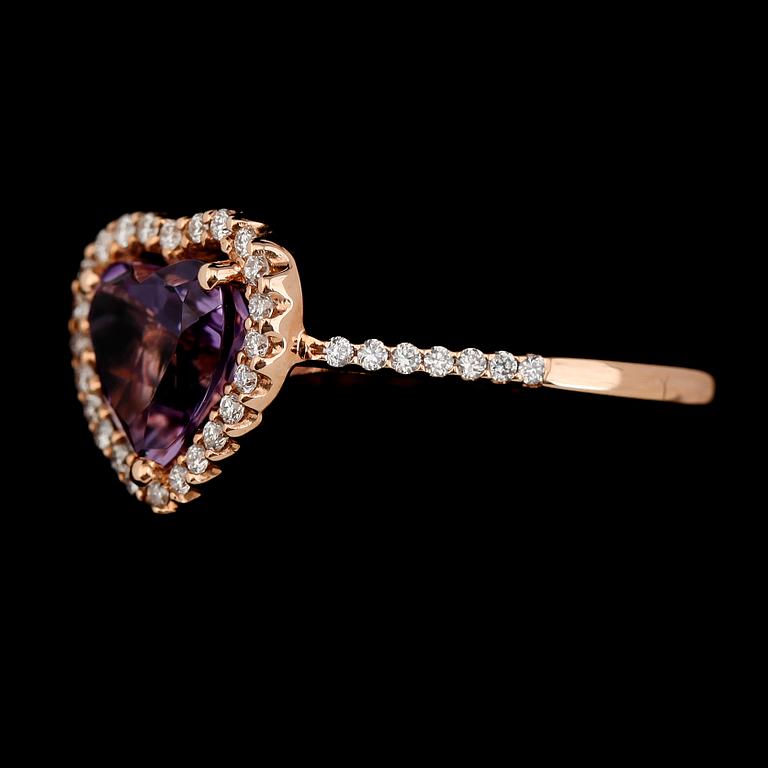 RING, 18K roséguld, diamanter tot ca 0.18 ct, ametist ca 1.20 ct.