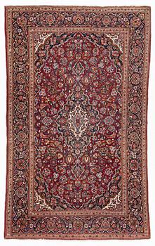 A rug, semi-antique/old, Kashan, ca 213 x 130 cm.