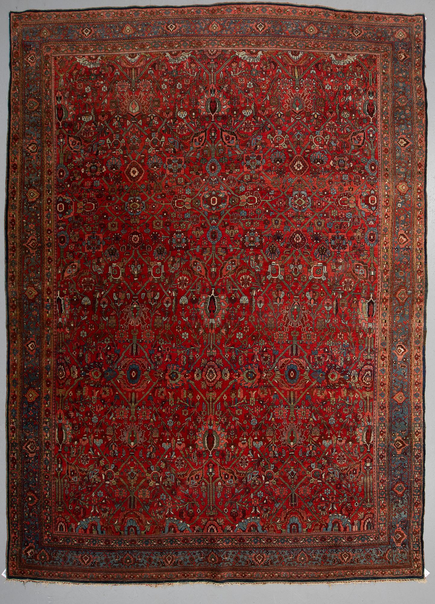 MATTO, a semi-antik Bidjar, ca 384,5 x 282 cm.