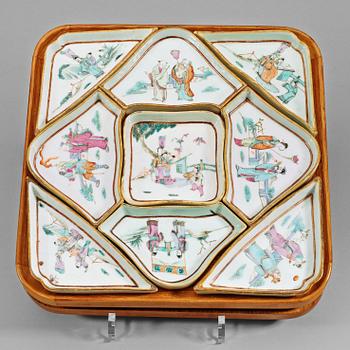 349. A nine piece cabaret, late Qing dynasty (1644-1912).