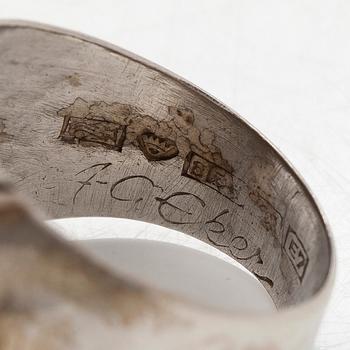 Anna-Greta Eker, sormus hopeaa ja turkooseja , Auran Kultaseppä Turku 1958.