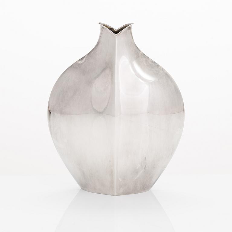 Tapio Wirkkala, A 'TW 42' sterling silver vase, Kultakeskus, Hämeenlinna Finland 1966.