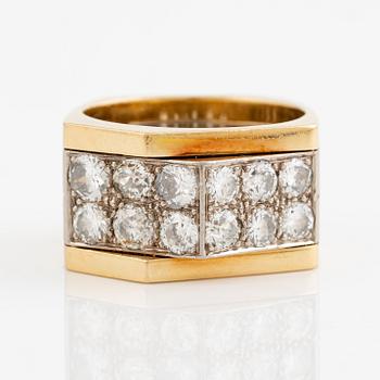 Ring in 18K gold and white gold set with old-cut diamonds.