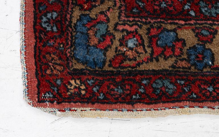 Matta, orientalisk, ca 203 x 119 cm.