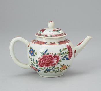 TEKANNA, porslin. Qing dynastin, Qianlong (1736-95).