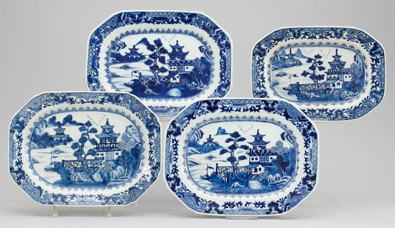 A set of four (3+1) blue and white serving dishes, Qing dynasty, Qianlong (1736-95).