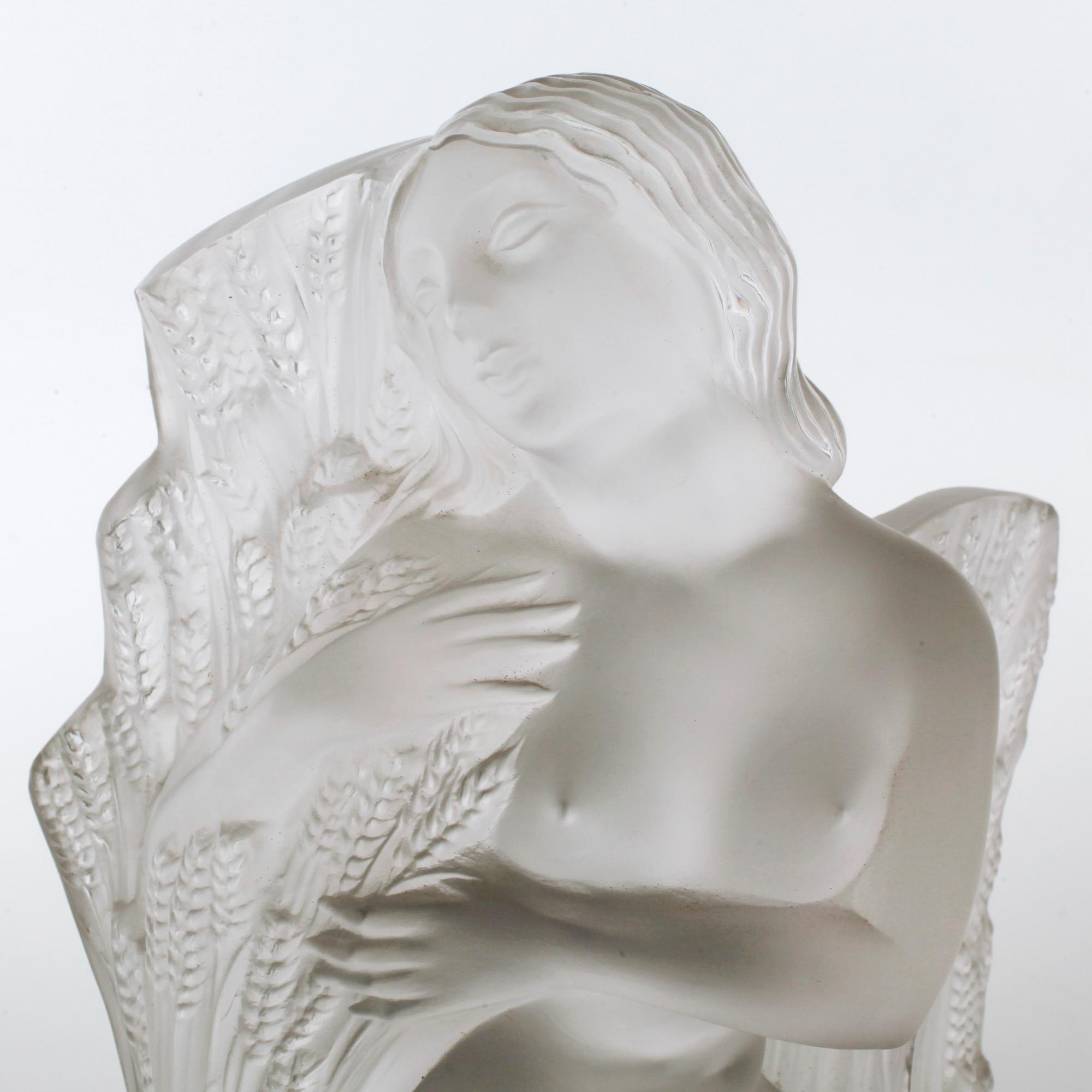 A glass sculpture from Lalique in France from the second half of the 20th century.