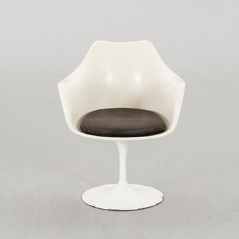 EERO SAARINEN, karmstol "Tulip" modellnummer 150.