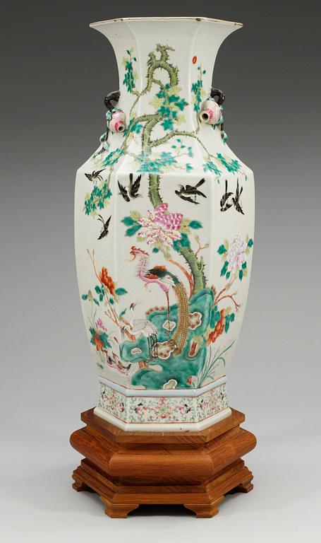 A famille rose vase, late Qing dynasty.