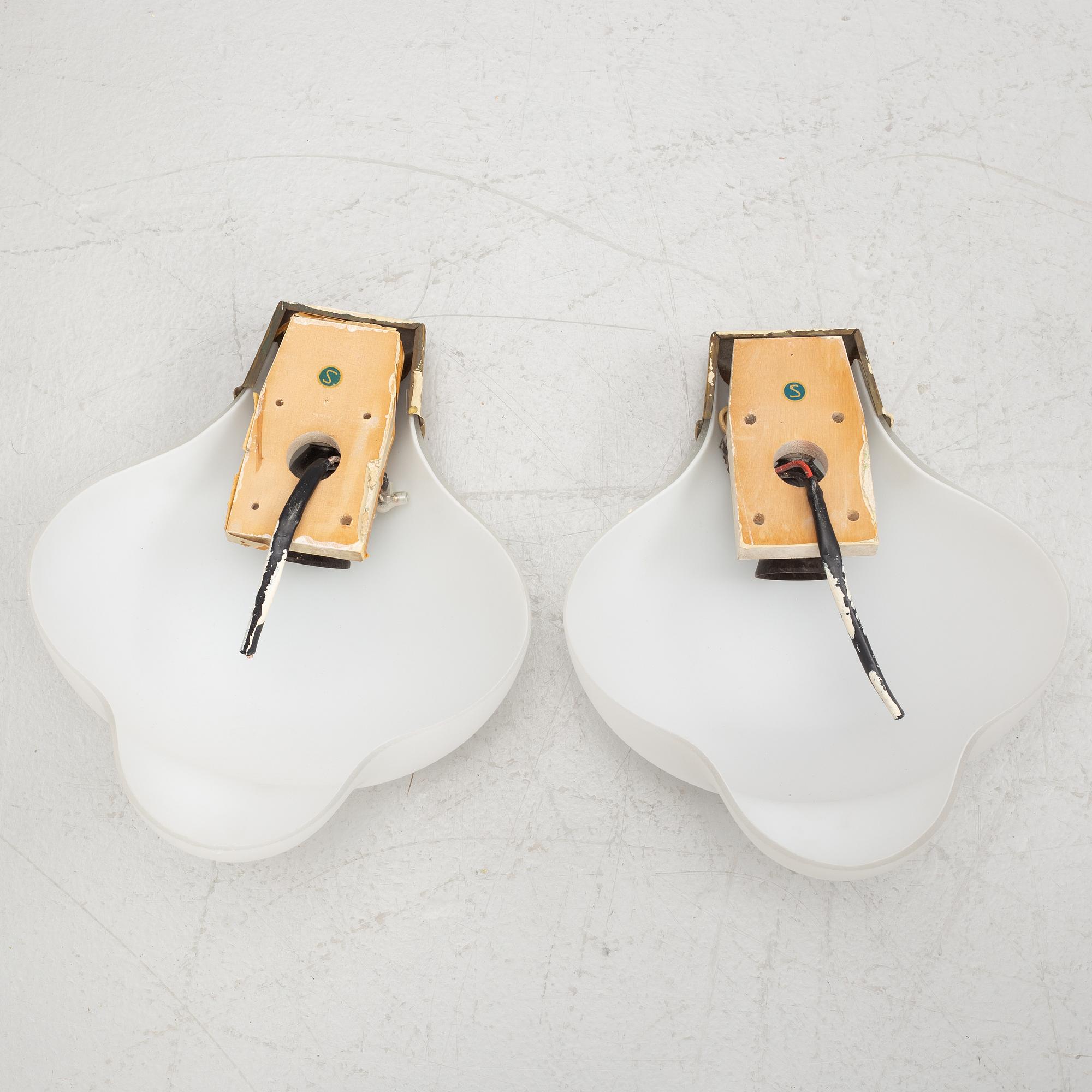 Bertil Brisborg, a pair of wall sconces model "32826", Nordiska Kompaniet, 1950s.